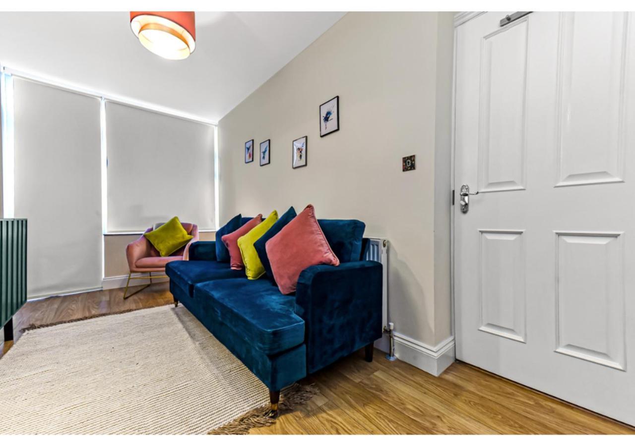 Stunning Family - Sleeps 11 Appartement Londen