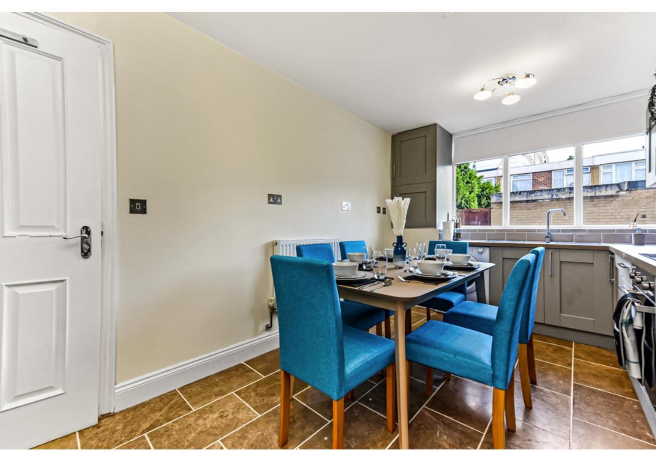 Stunning Family - Sleeps 11 *