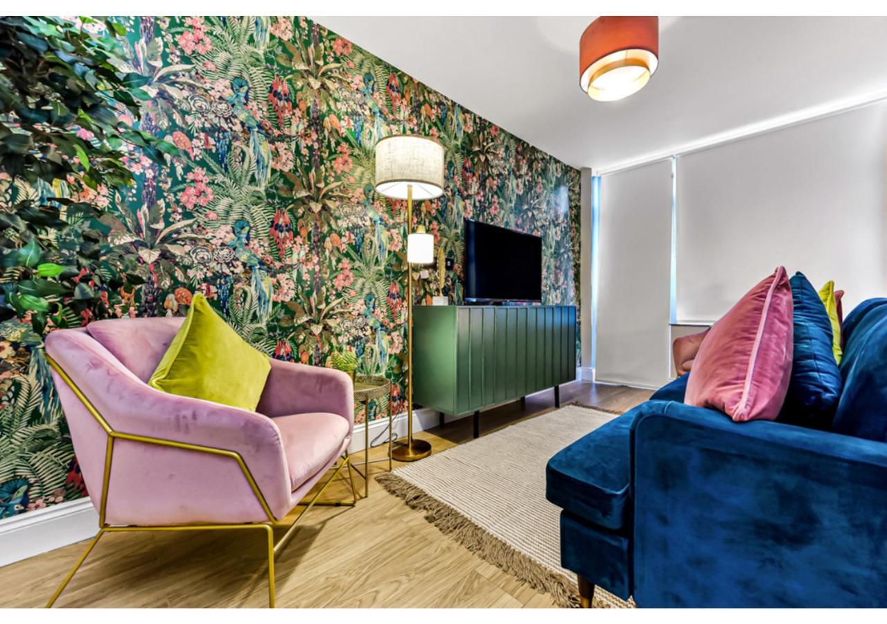 Stunning Family - Sleeps 11 * Londen