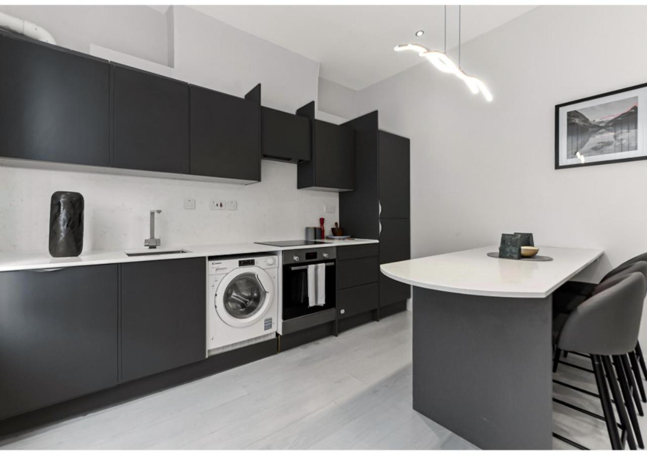 Captivating 2 Bd Flat In Appartamento