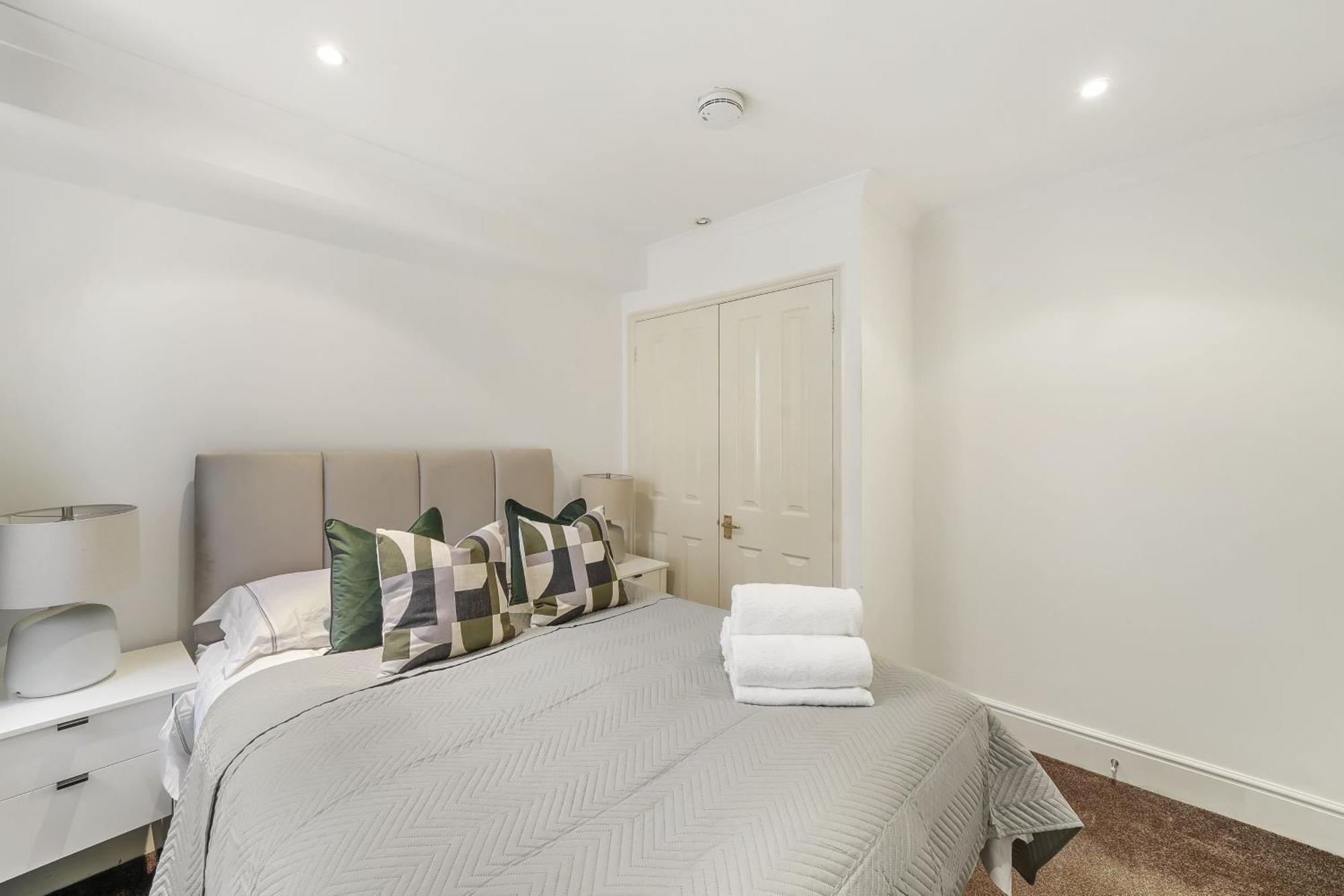 Apartment Bayswater London