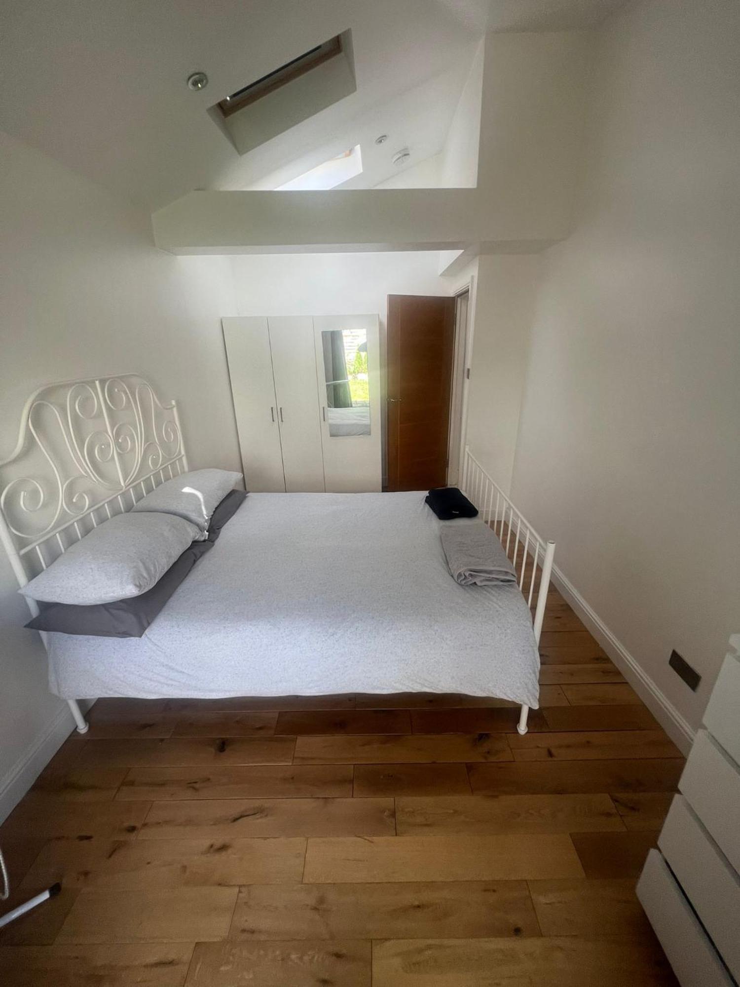 N8, Modern 2 Bedroom Appartamento *
