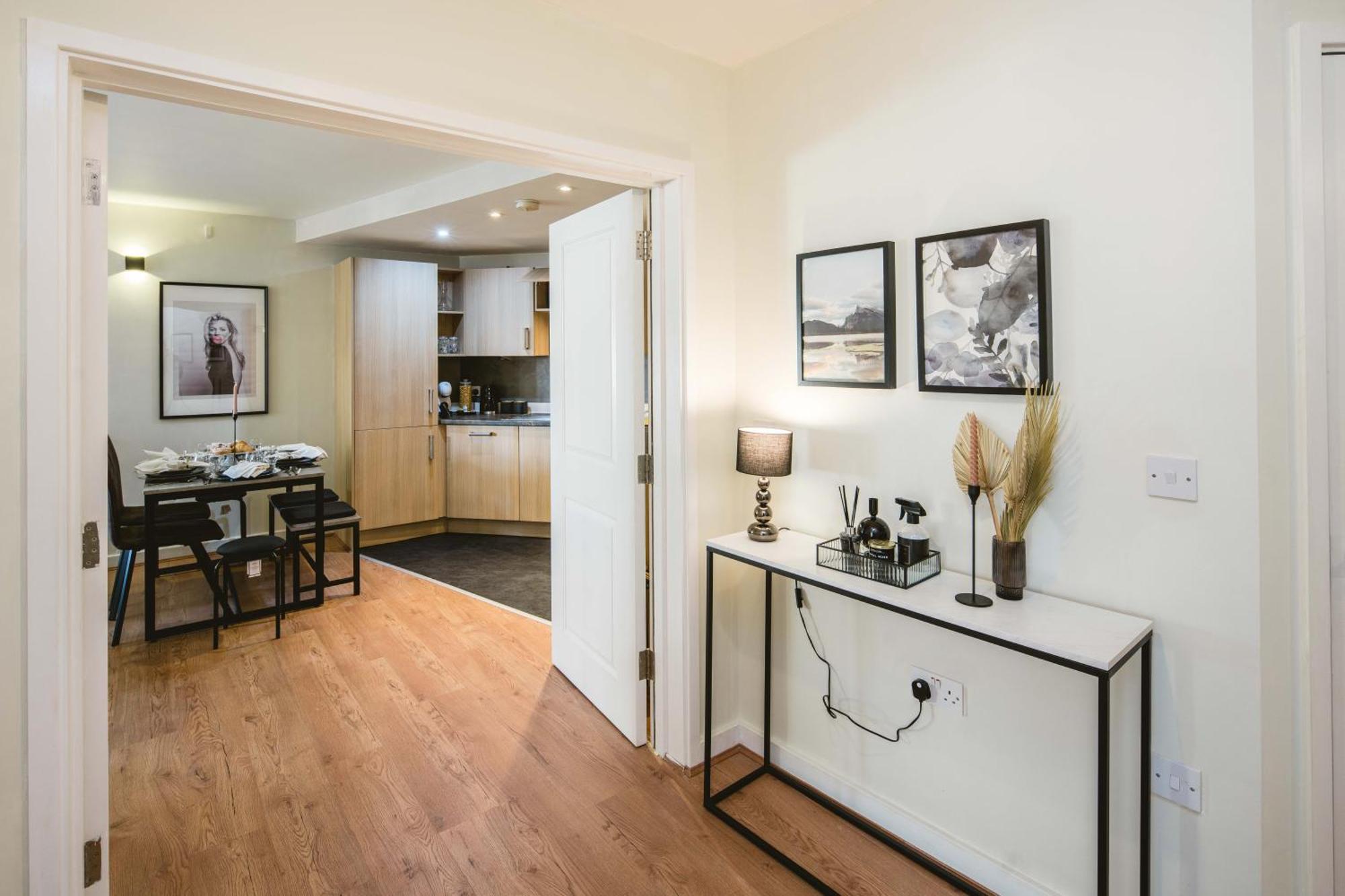 Canary Wharf 2-bed Luxury Haven * London