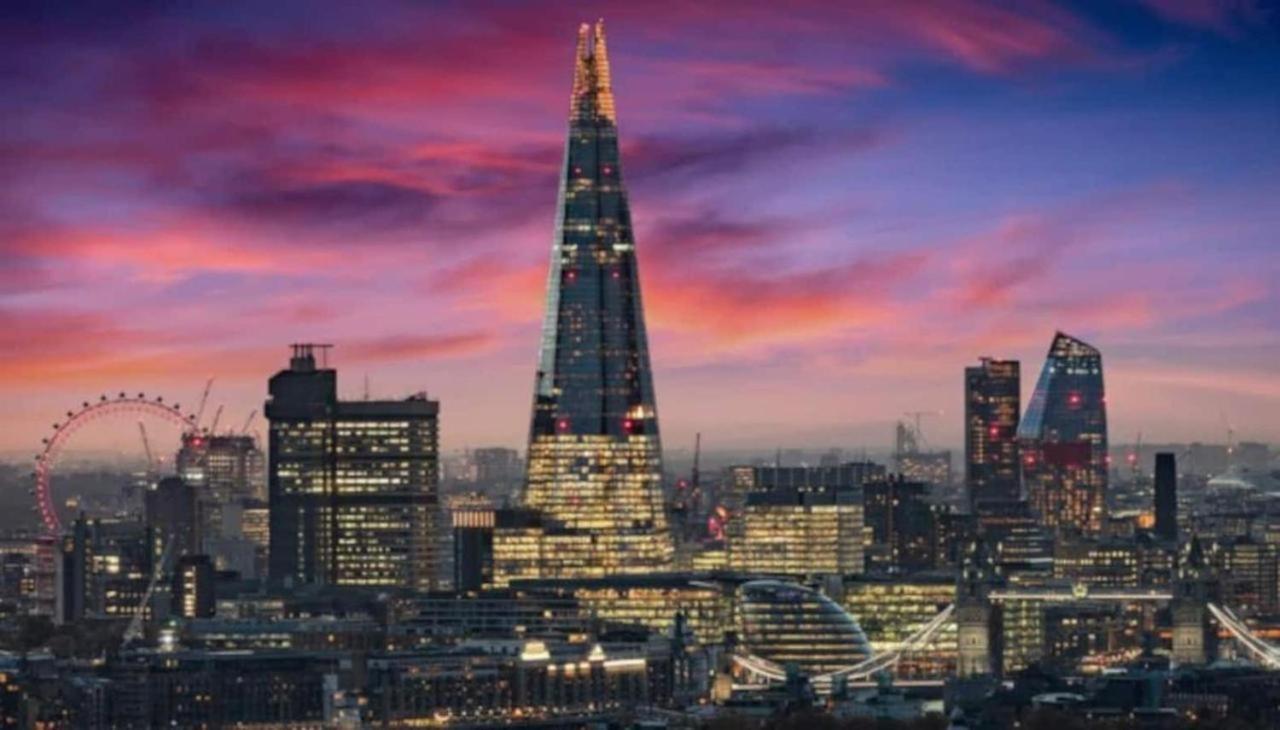 Off The Shard Xxl Design Family House With Garden Londen