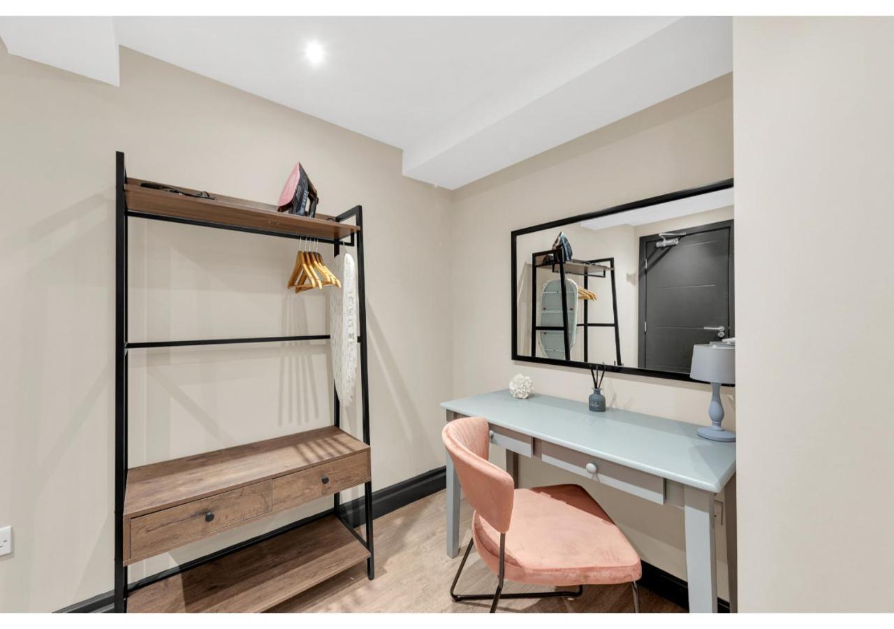 Experience Local: Quaint In Cental Location Lejlighed London