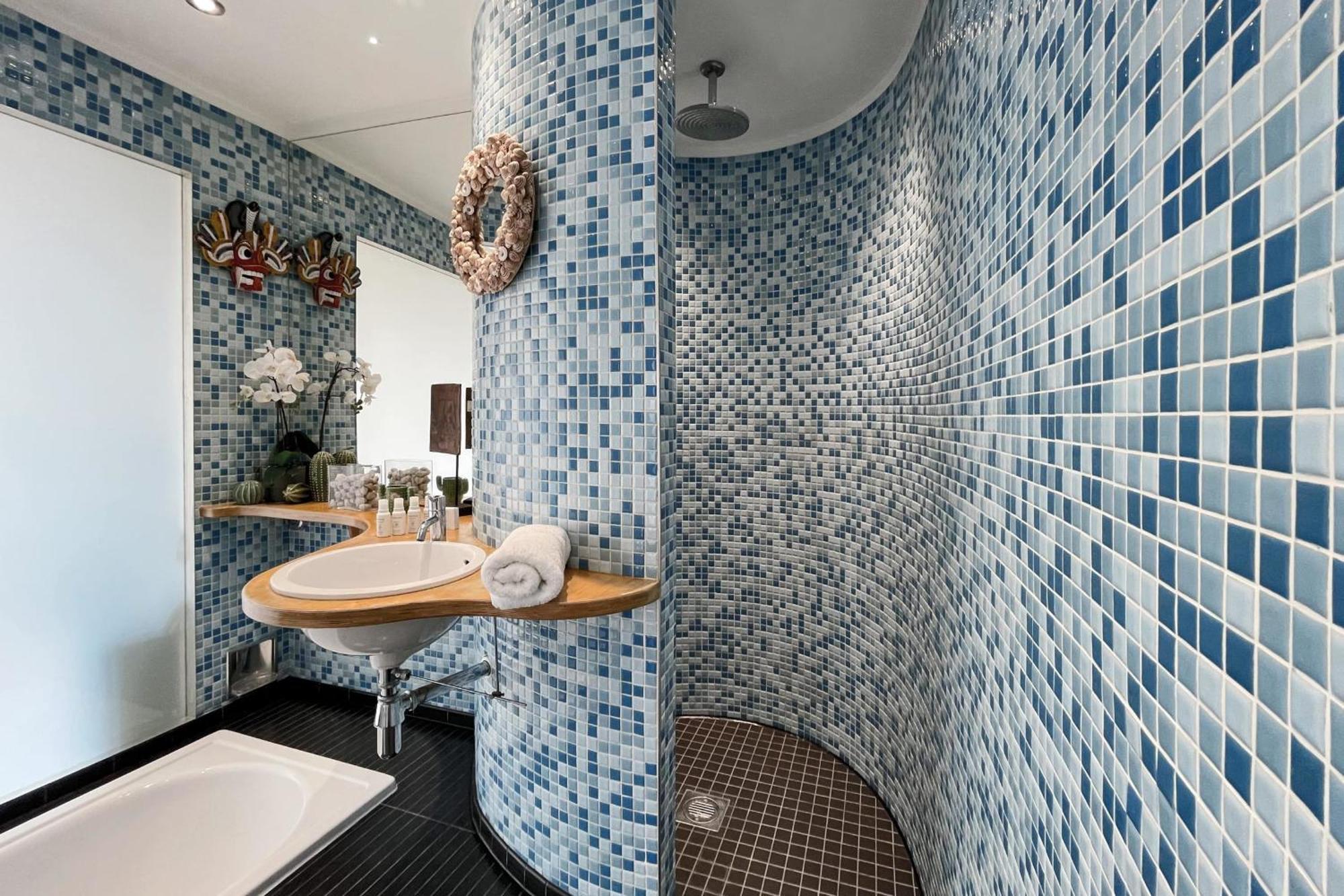 Quirky And Modern Clerkenwell Apartment *