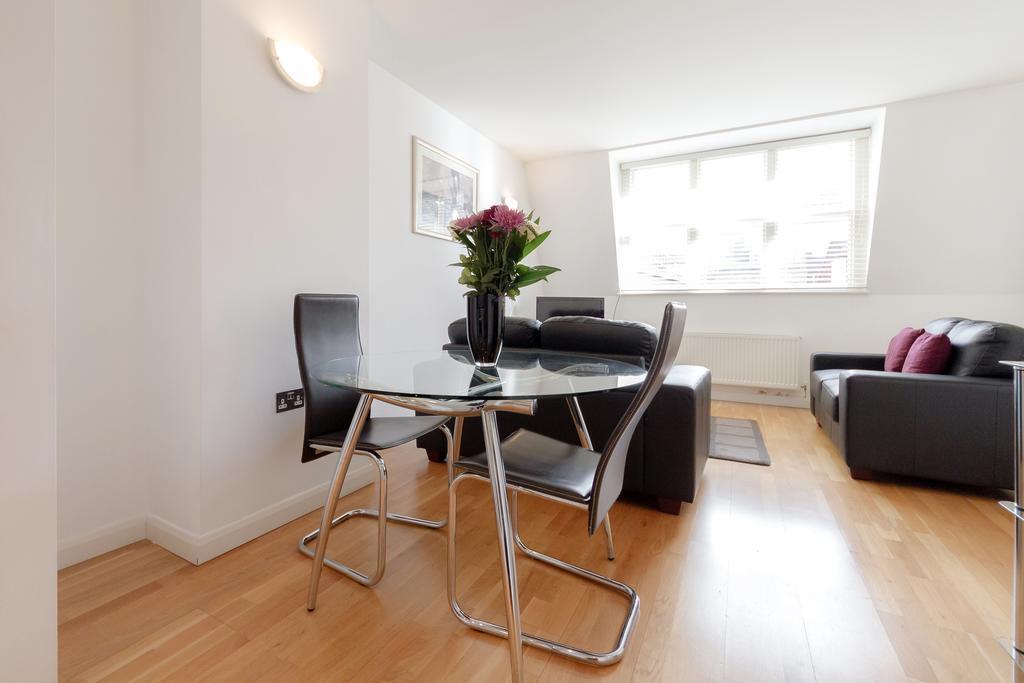Roomspace Serviced - Groveland Court * Londra