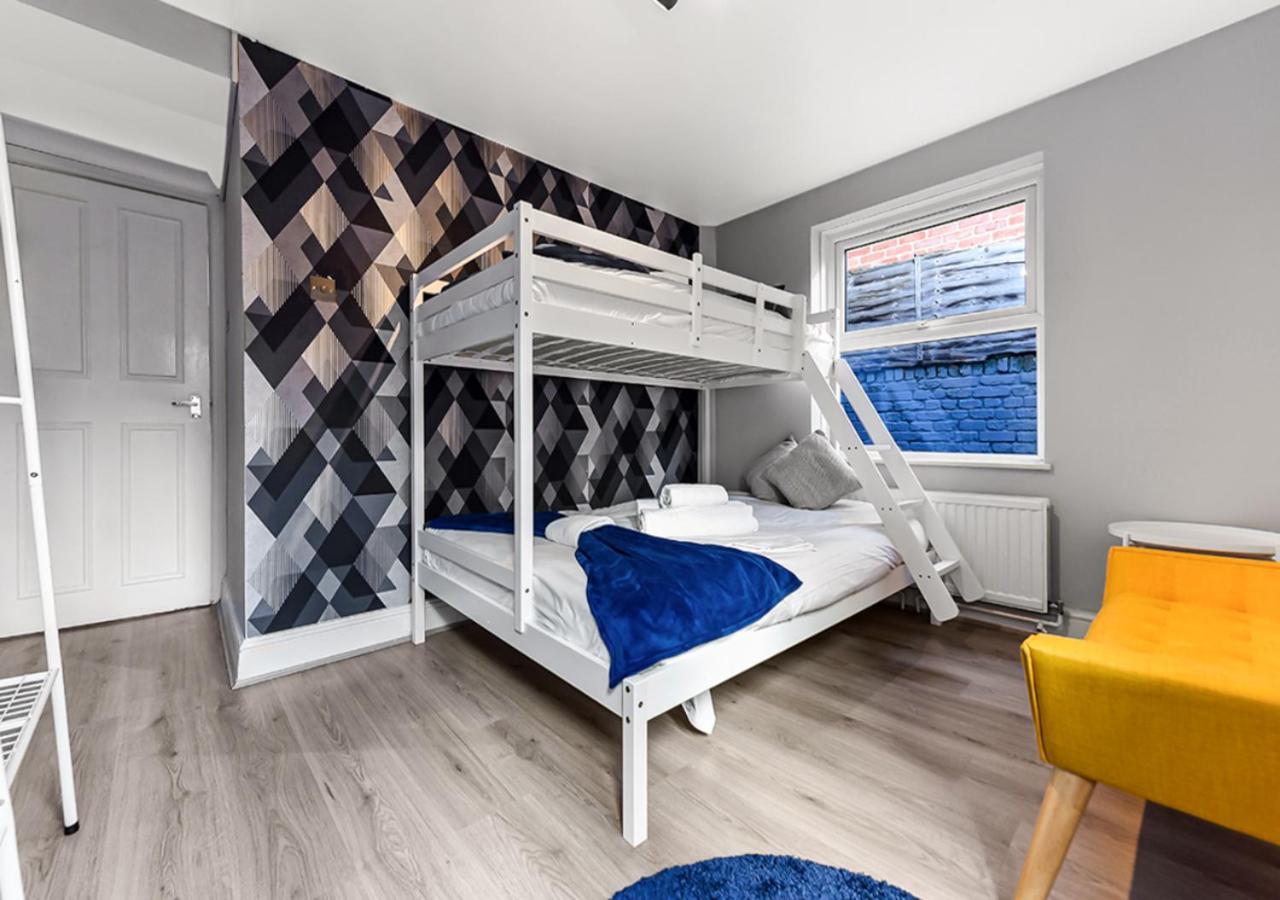 Amazing 2 Bedroom Flat In * London