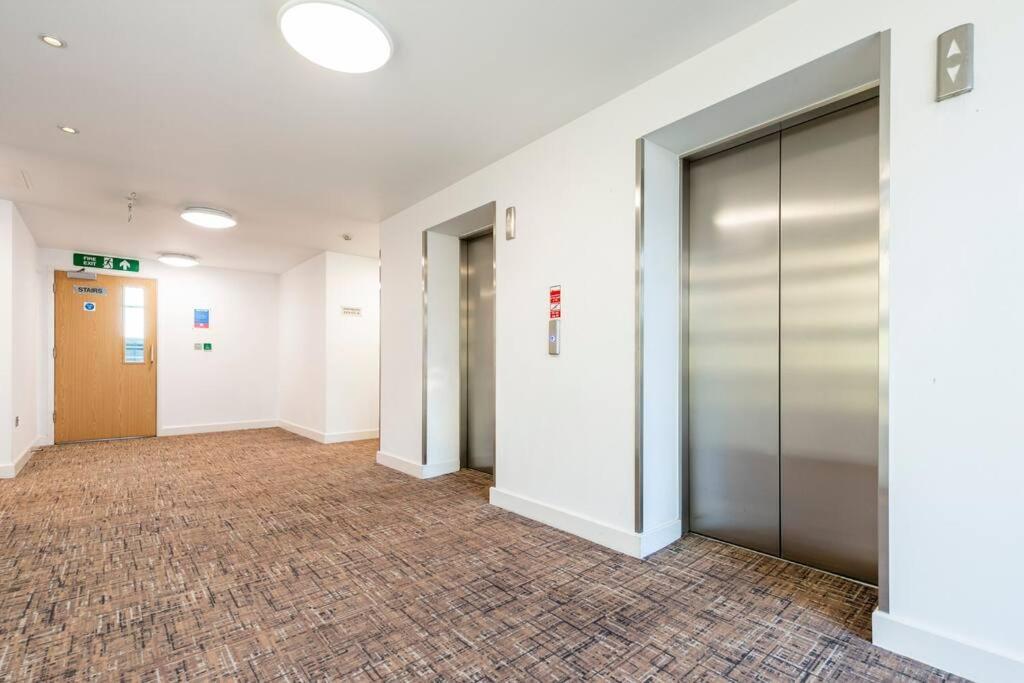 Skylineviews 2 Bed 2 Bath Flat Near Canary Wharf, O2 & Excel Leilighet London