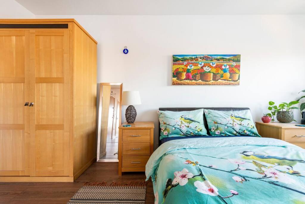 Skylineviews 2 Bed 2 Bath Flat Near Canary Wharf, O2 & Excel Leilighet