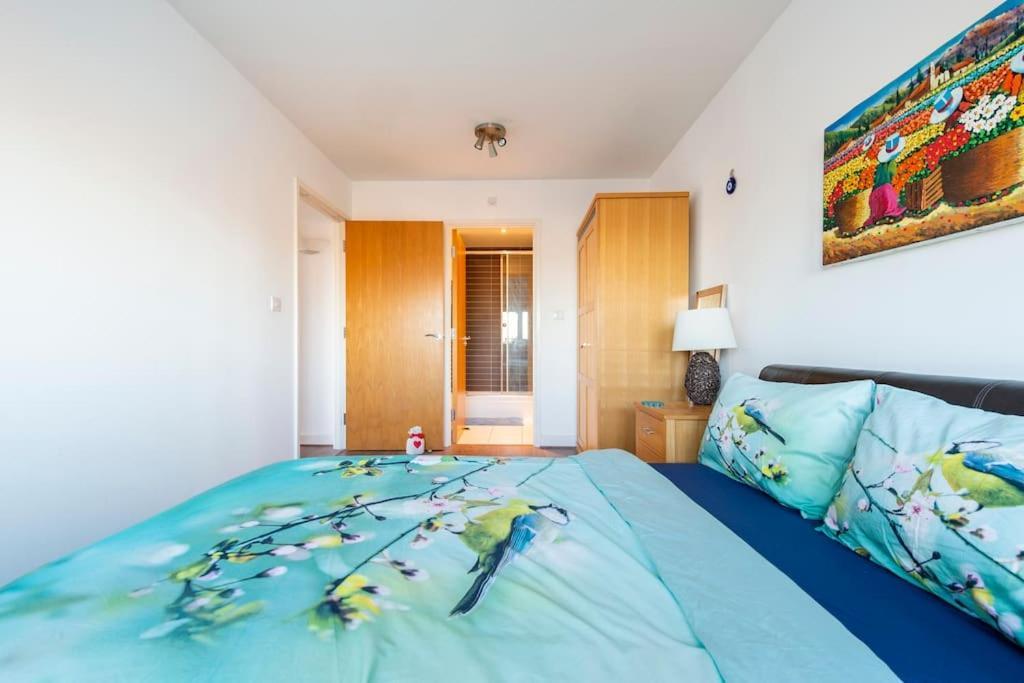 Skylineviews 2 Bed 2 Bath Flat Near Canary Wharf, O2 & Excel Leilighet London
