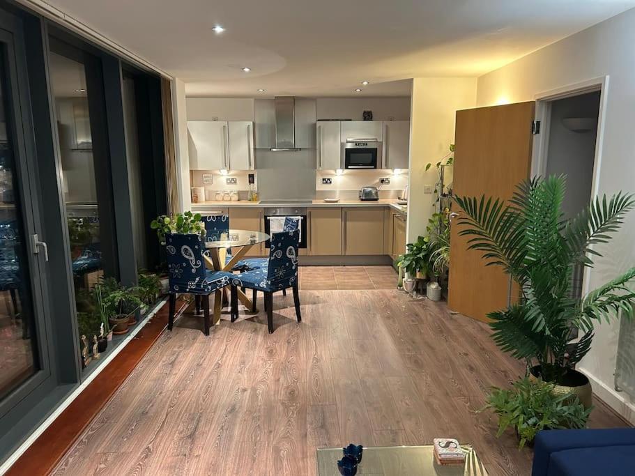Skylineviews 2 Bed 2 Bath Flat Near Canary Wharf, O2 & Excel Leilighet London