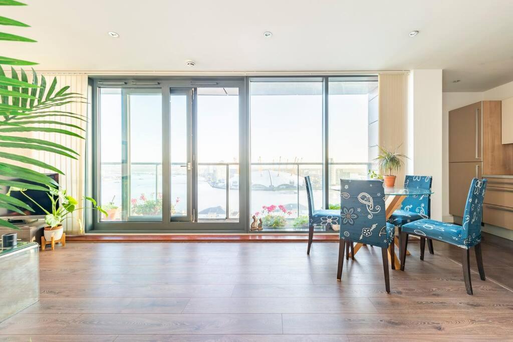 Skylineviews 2 Bed 2 Bath Flat Near Canary Wharf, O2 & Excel Leilighet *