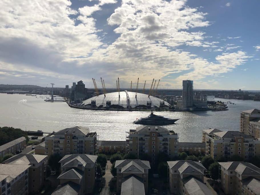 Skylineviews 2 Bed 2 Bath Flat Near Canary Wharf, O2 & Excel London