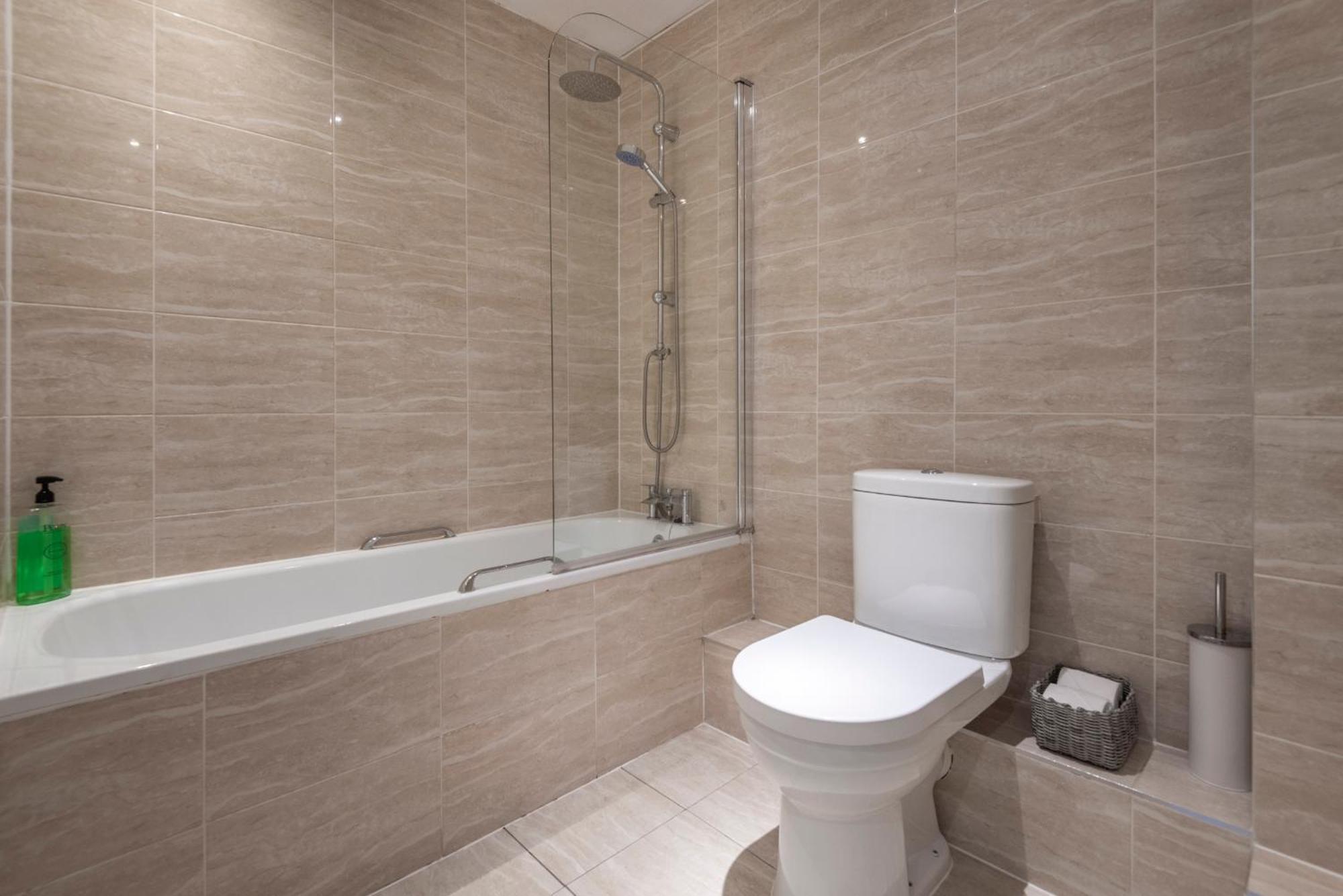 2 Bed Town House With Garden In Hackney, Lejlighed London