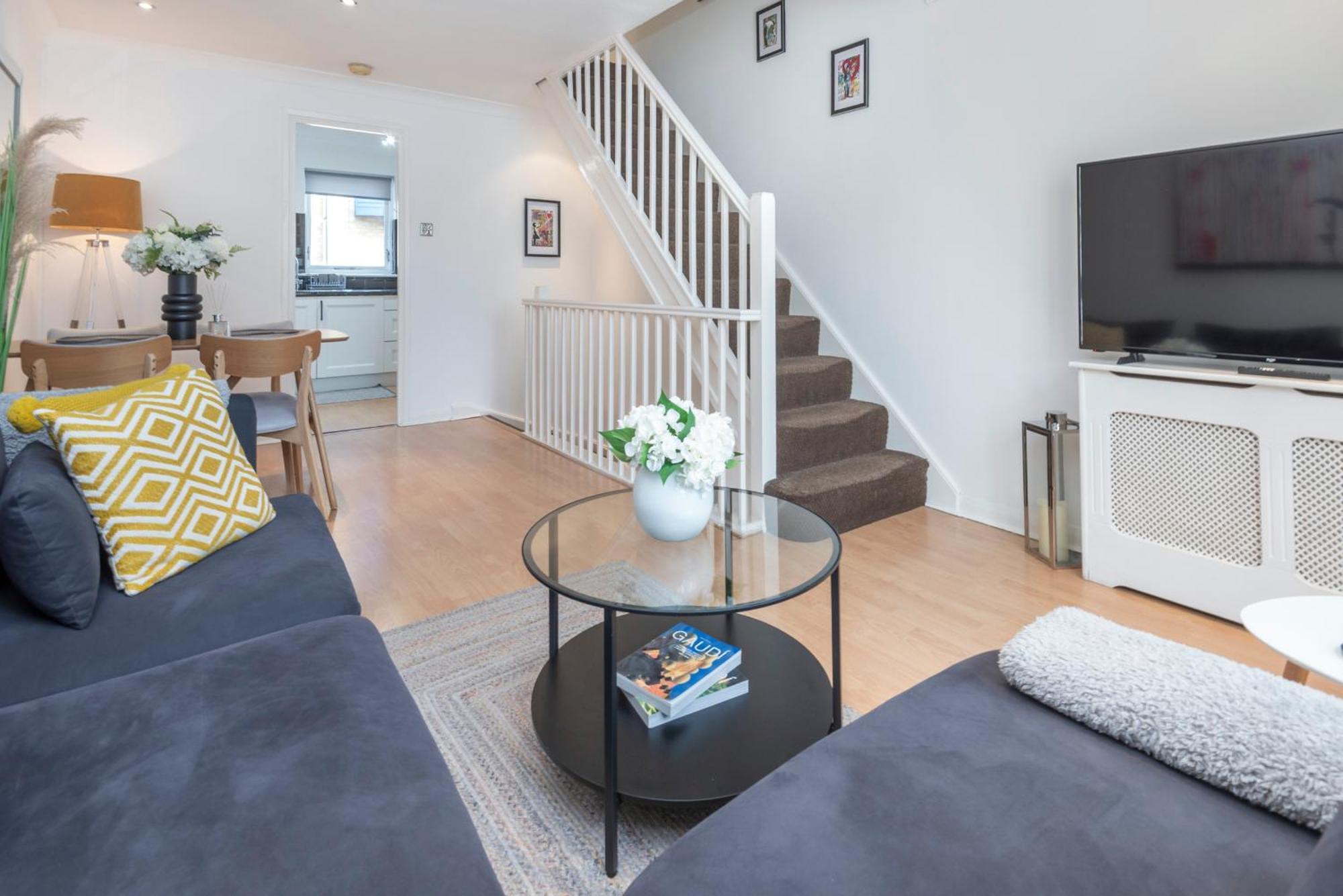 2 Bed Town House With Garden In Hackney, Lejlighed London