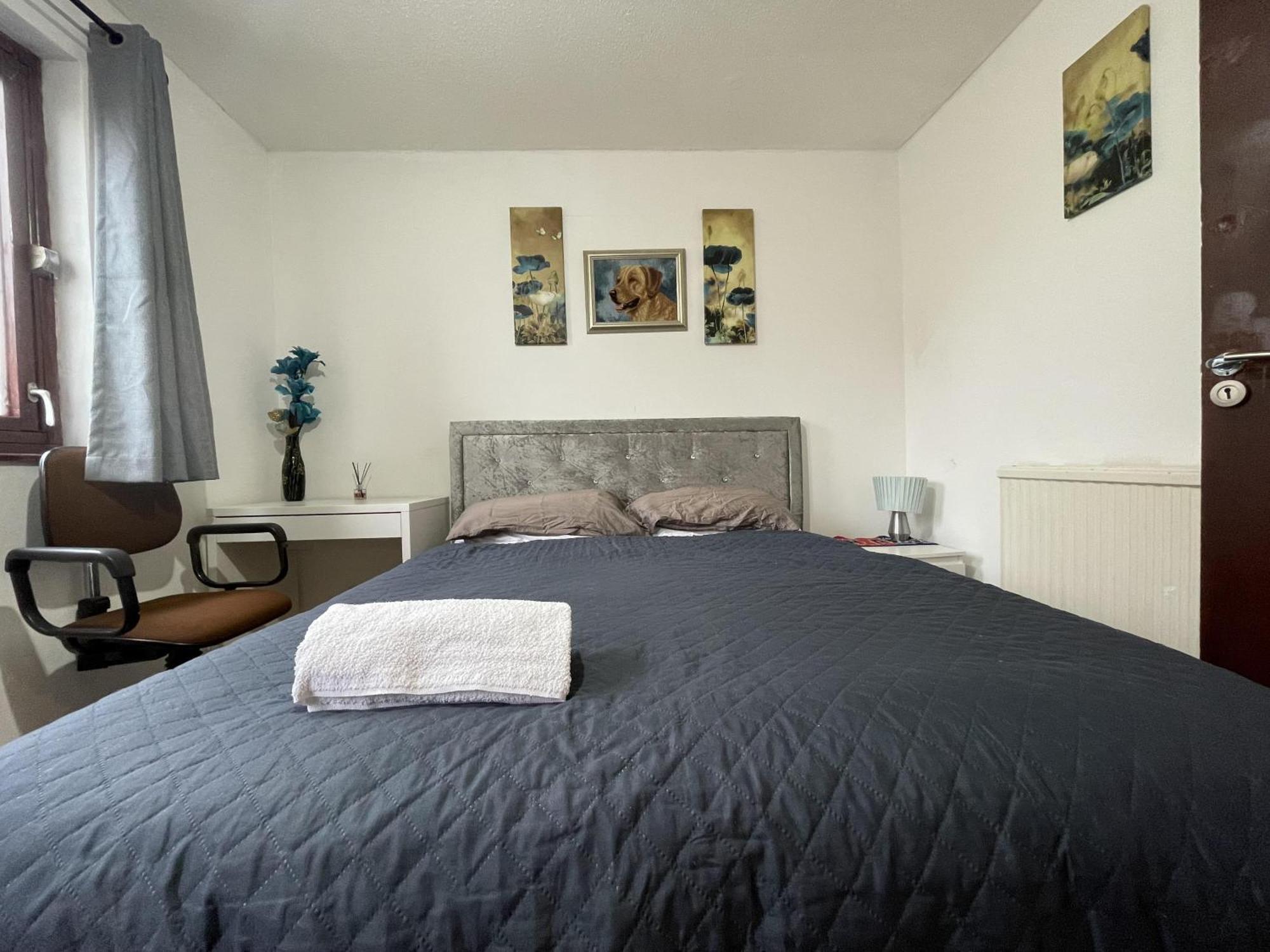 Comfortable 2-bed House In Zone 2 Hébergement de vacances