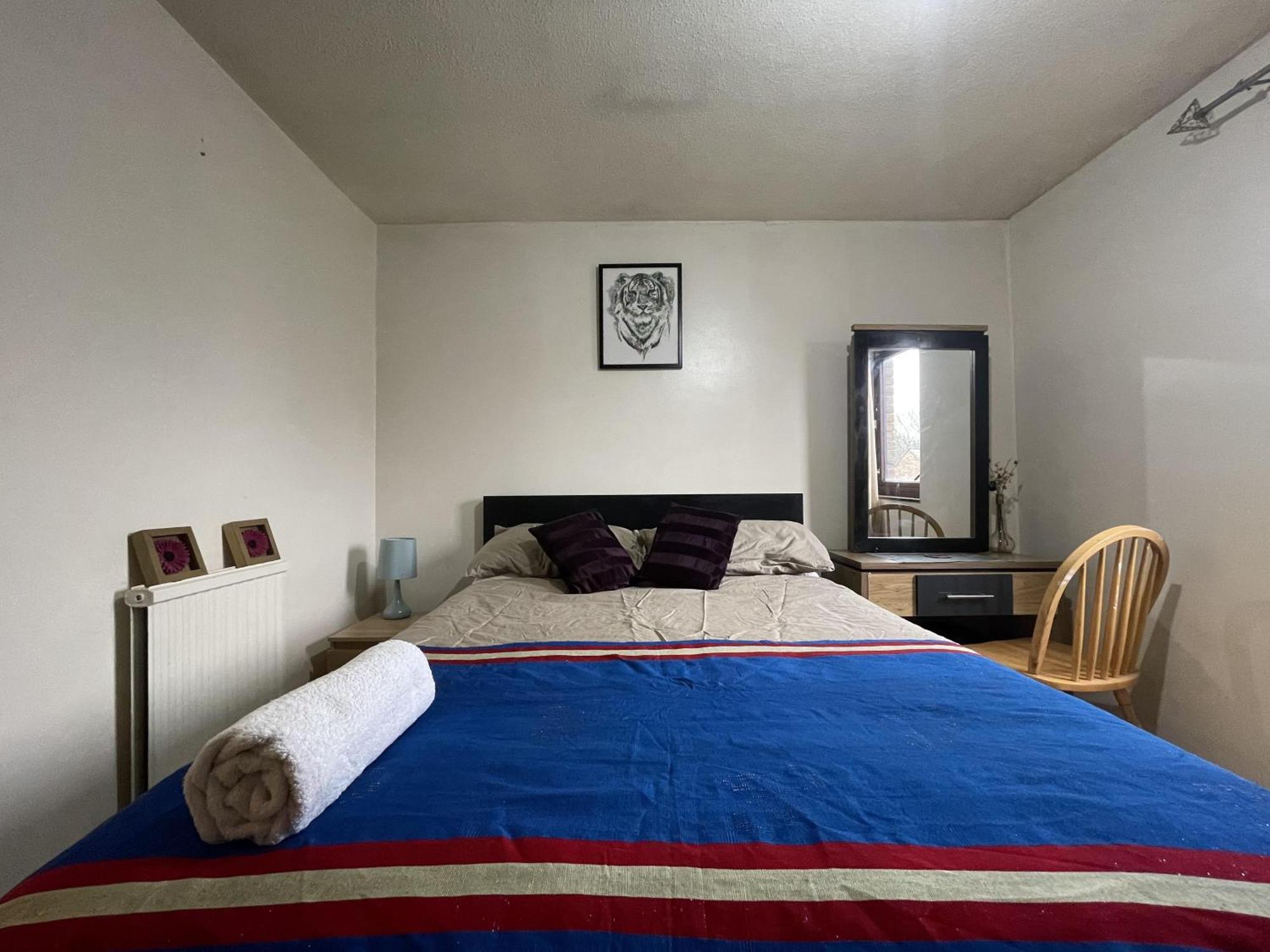 Comfortable 2-bed House In Zone 2 Hébergement de vacances Londres