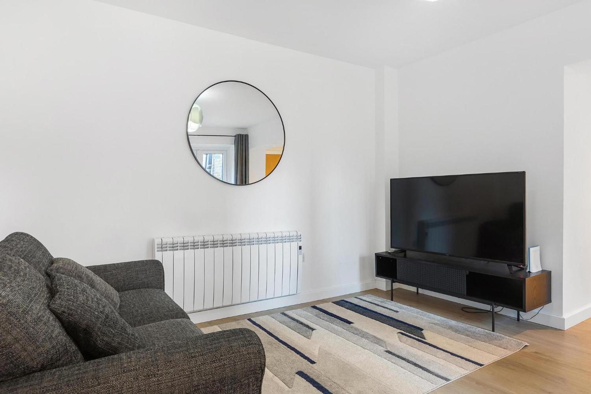 Prime Location Flats Apartment *