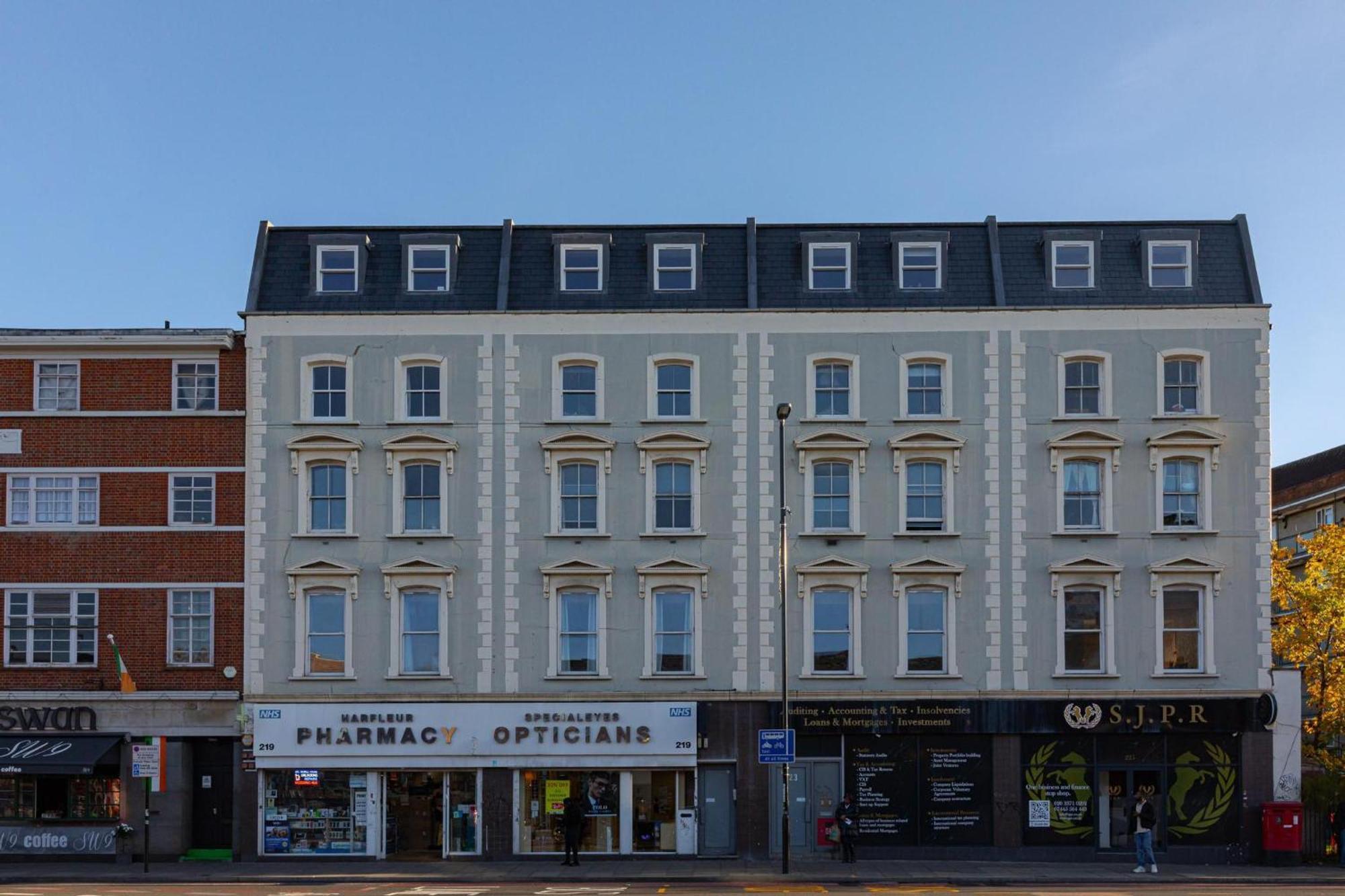 Prime Location Flats *