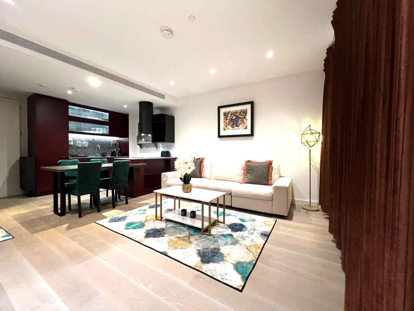 Central Stay-fabulous Ultra-central Luxury Designer Two Bedroom-pool-gym-full Ac Appartement *