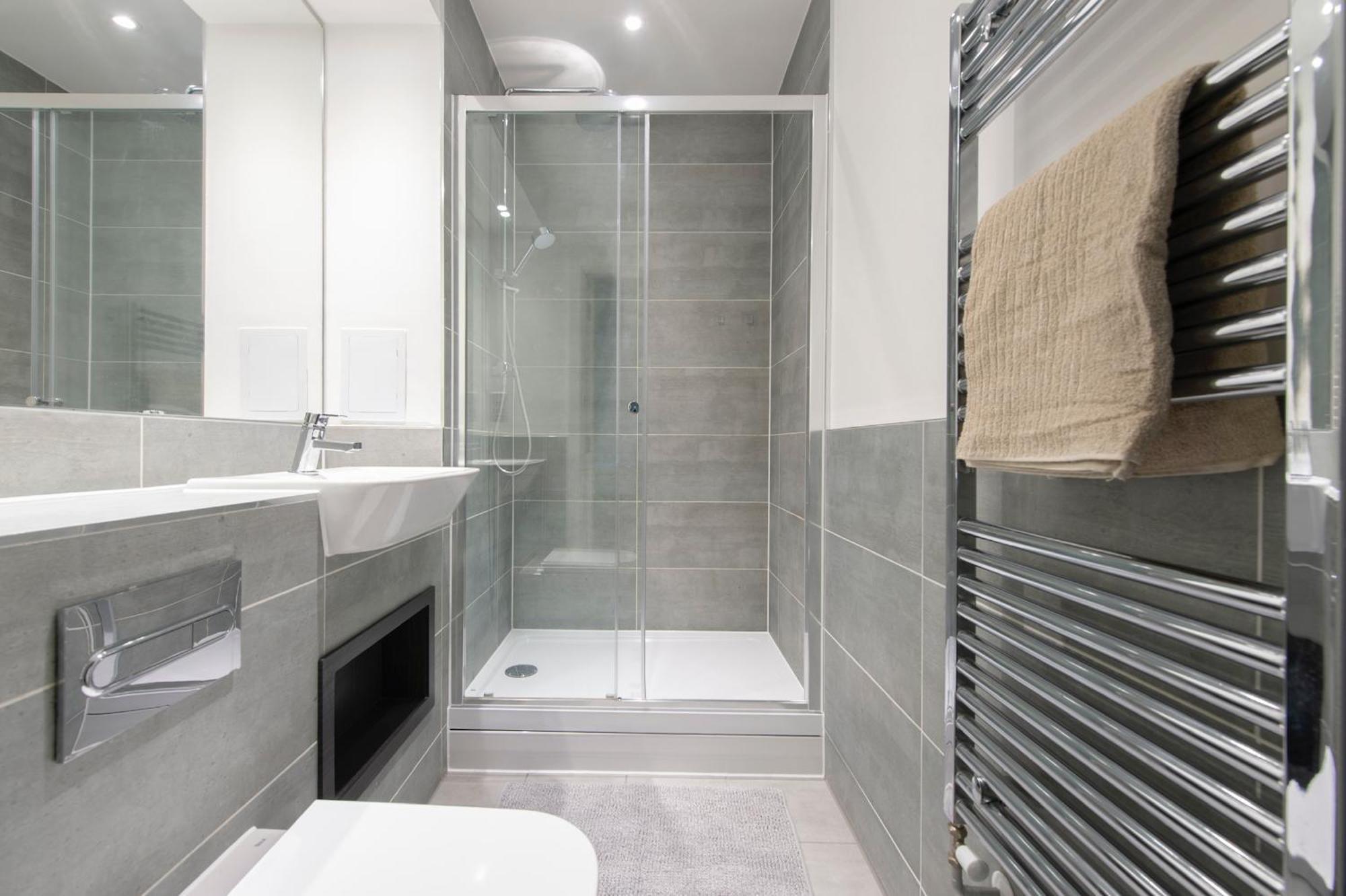 Stunning Luxury 2 Bedroom Leilighet *