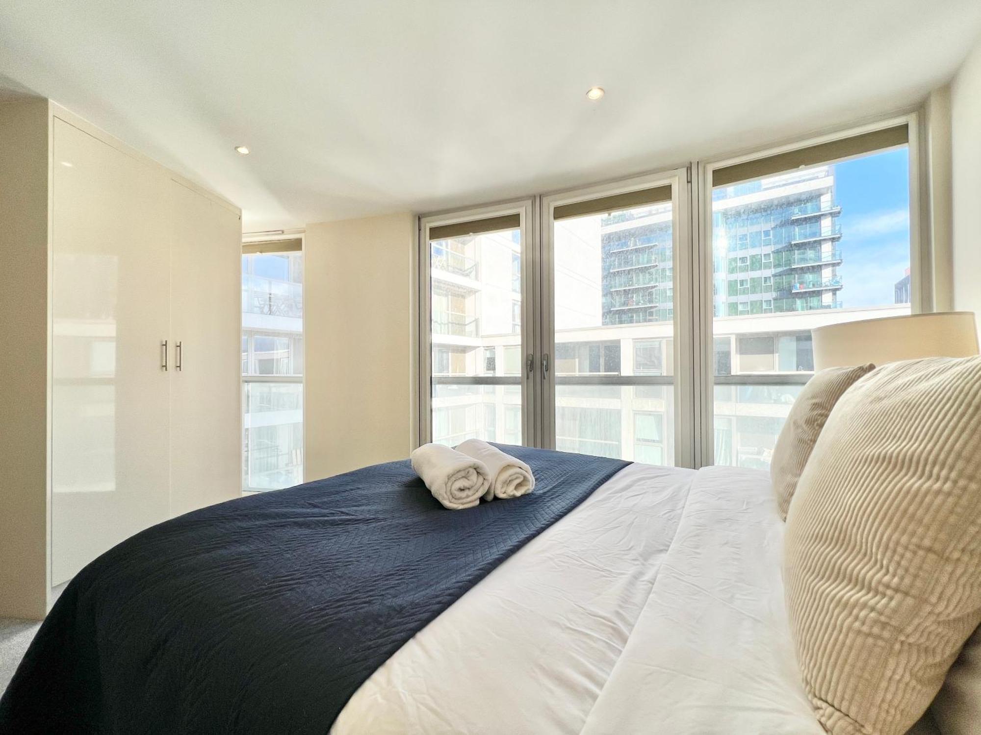 Vip Serviced Perfect Location Business & Leisure Apartment