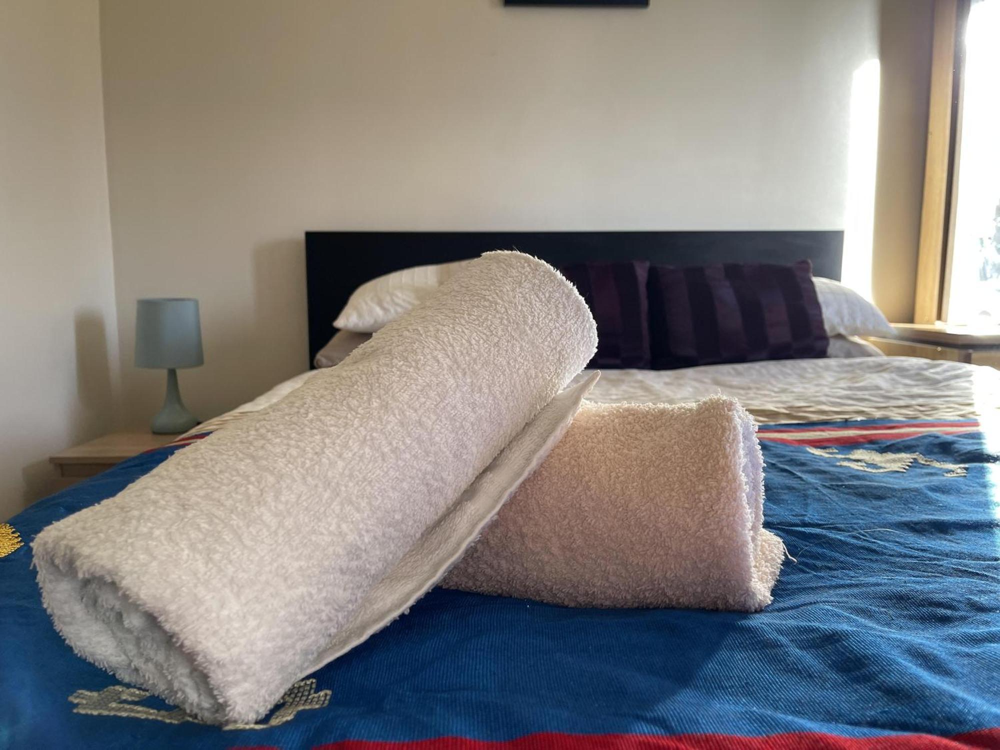 Hébergement de vacances Comfortable 2-bed House In Zone 2 *