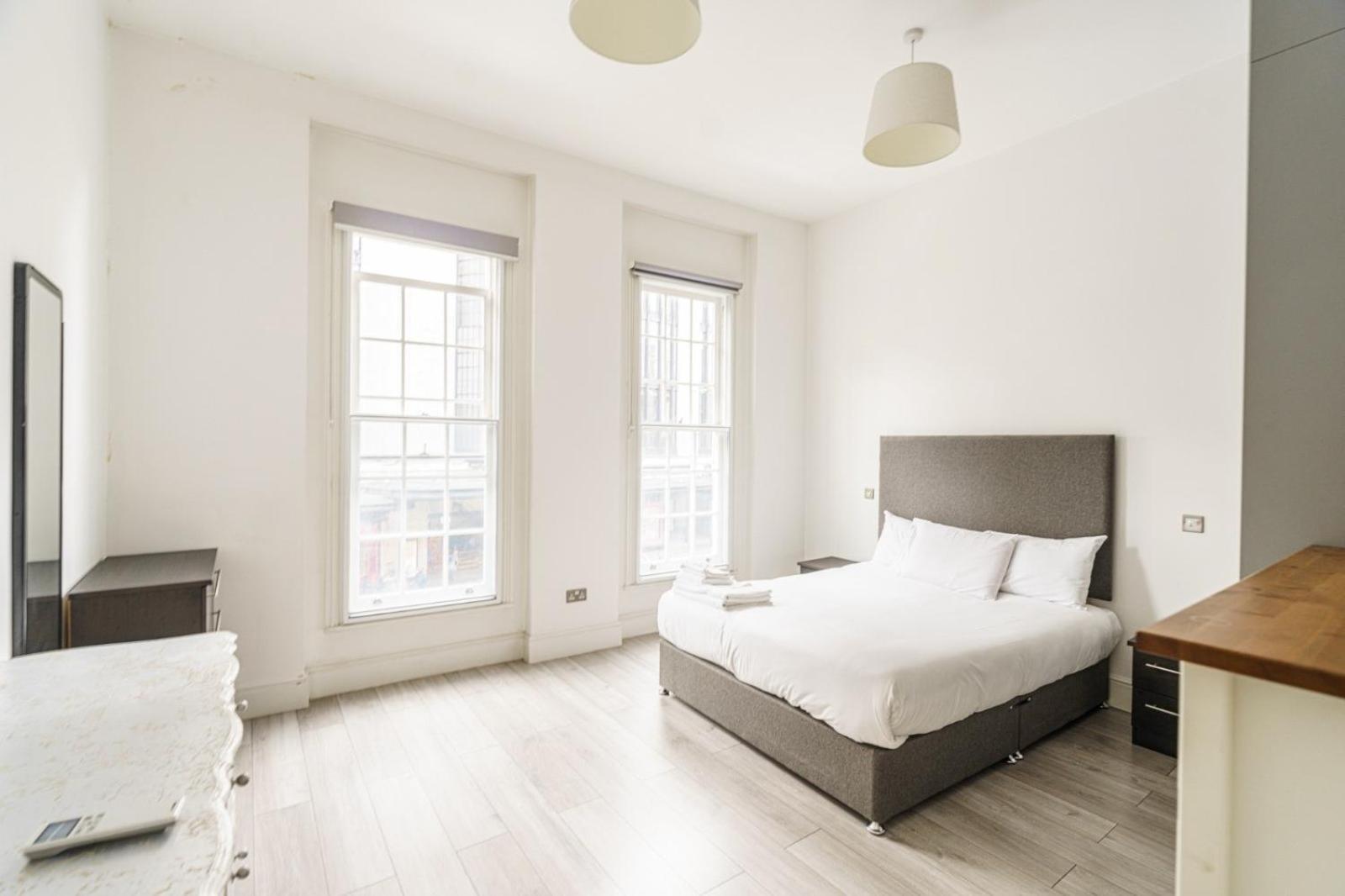 The Kensington High Street Apartment