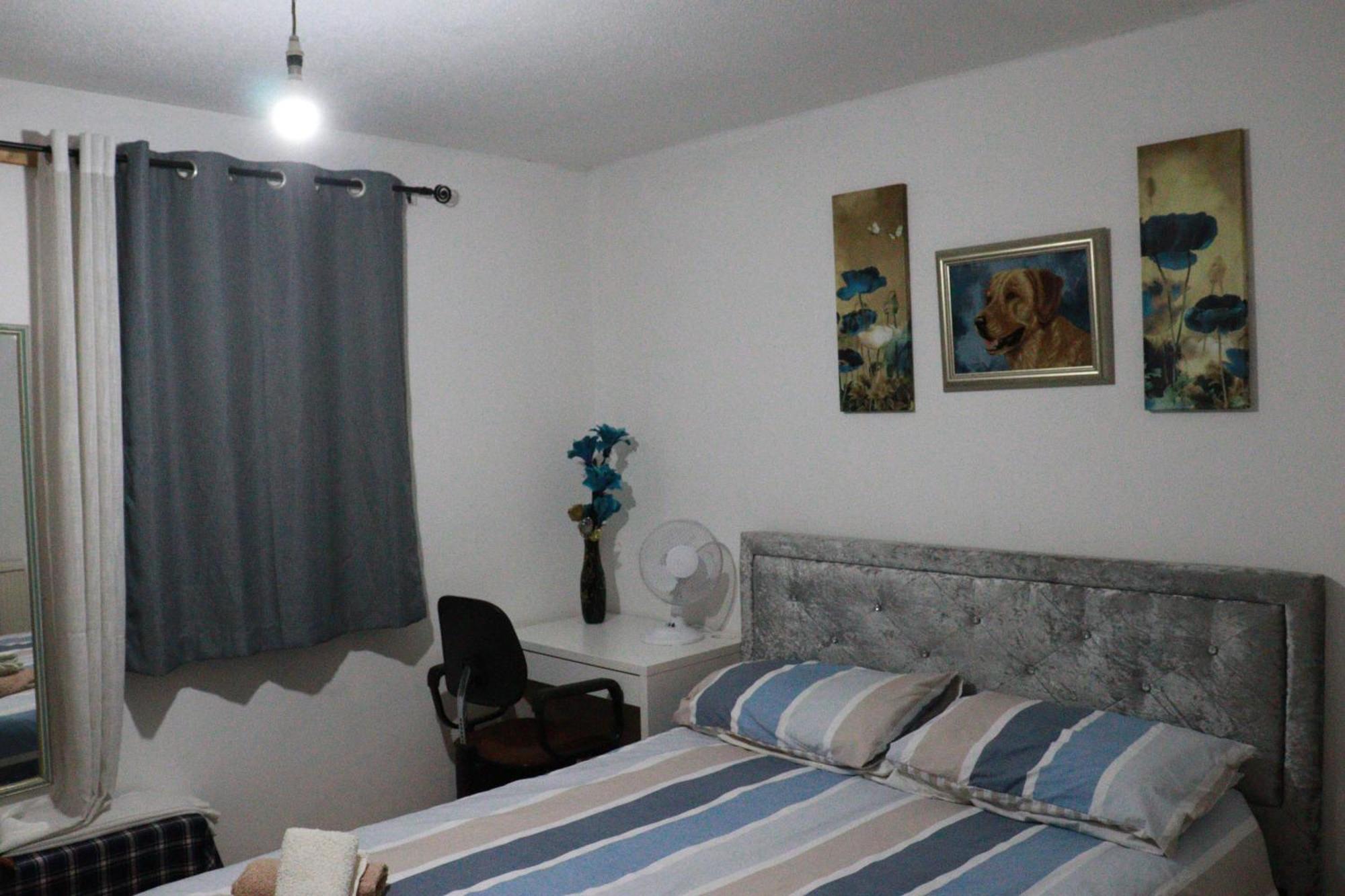 Comfortable 2-bed House In Zone 2 Hébergement de vacances Londres