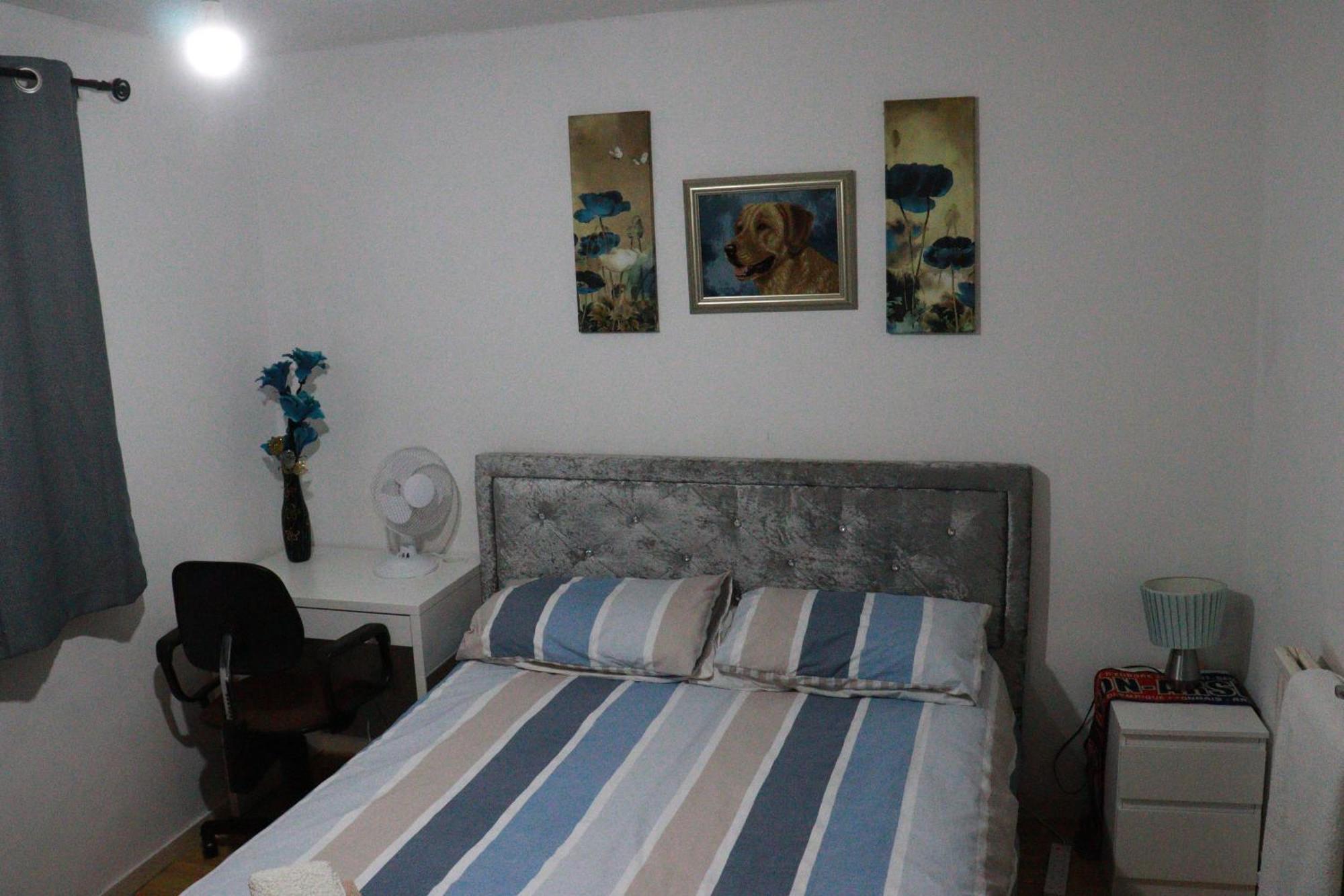 Comfortable 2-bed House In Zone 2 Hébergement de vacances