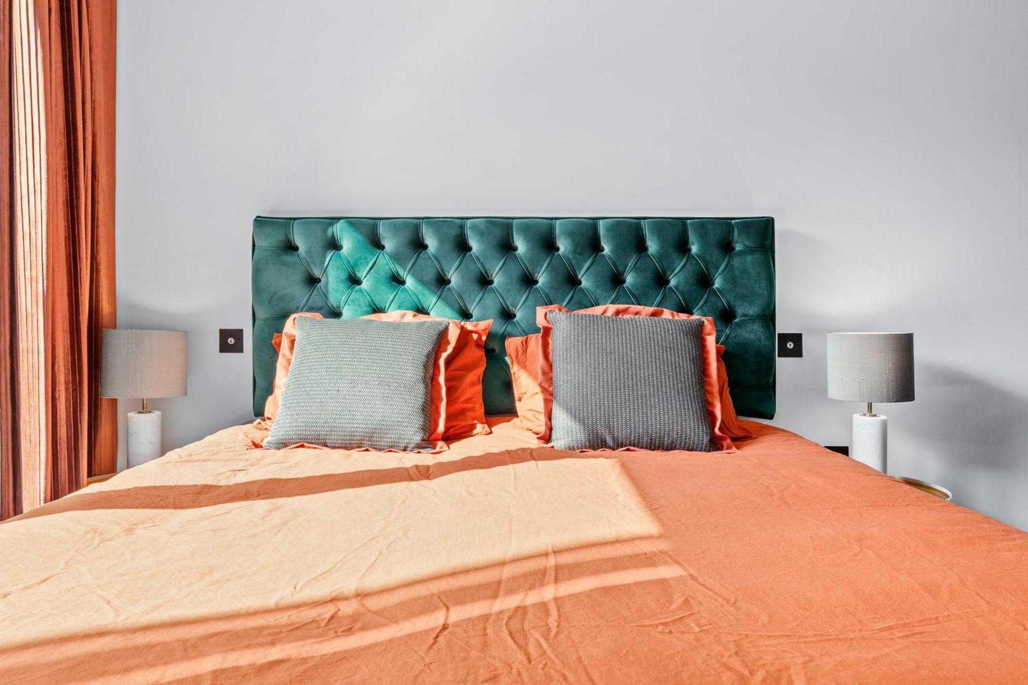 Central Stay-fabulous Ultra-central Luxury Designer Two Bedroom-pool-gym-full Ac Lejlighed