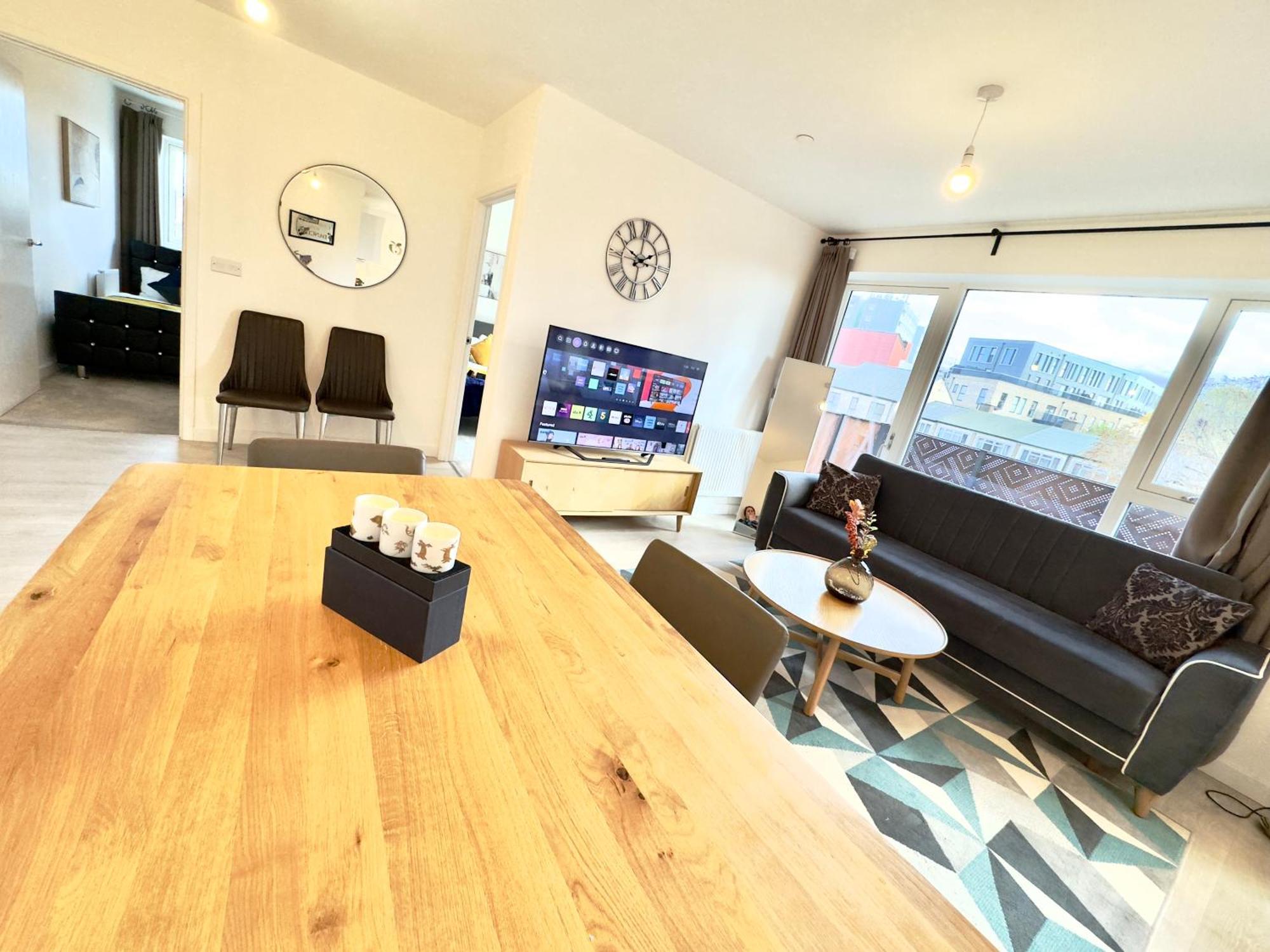 3bedroom, 2bathroom, Balcony,luxury Flat Westfield Lejlighed
