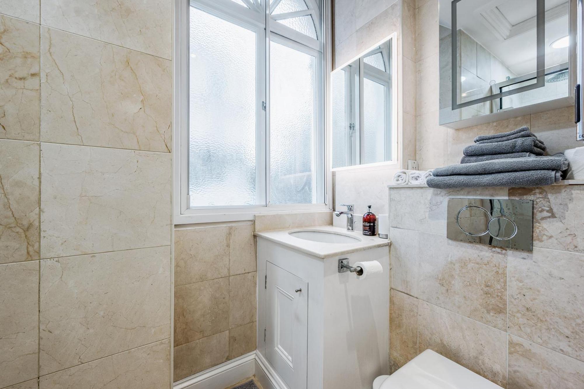 Beautiful One Bedroom Flat In Knightsbridge Lägenhet London