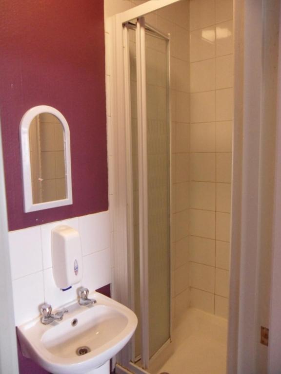 Arsenal Tavern Hostel * London