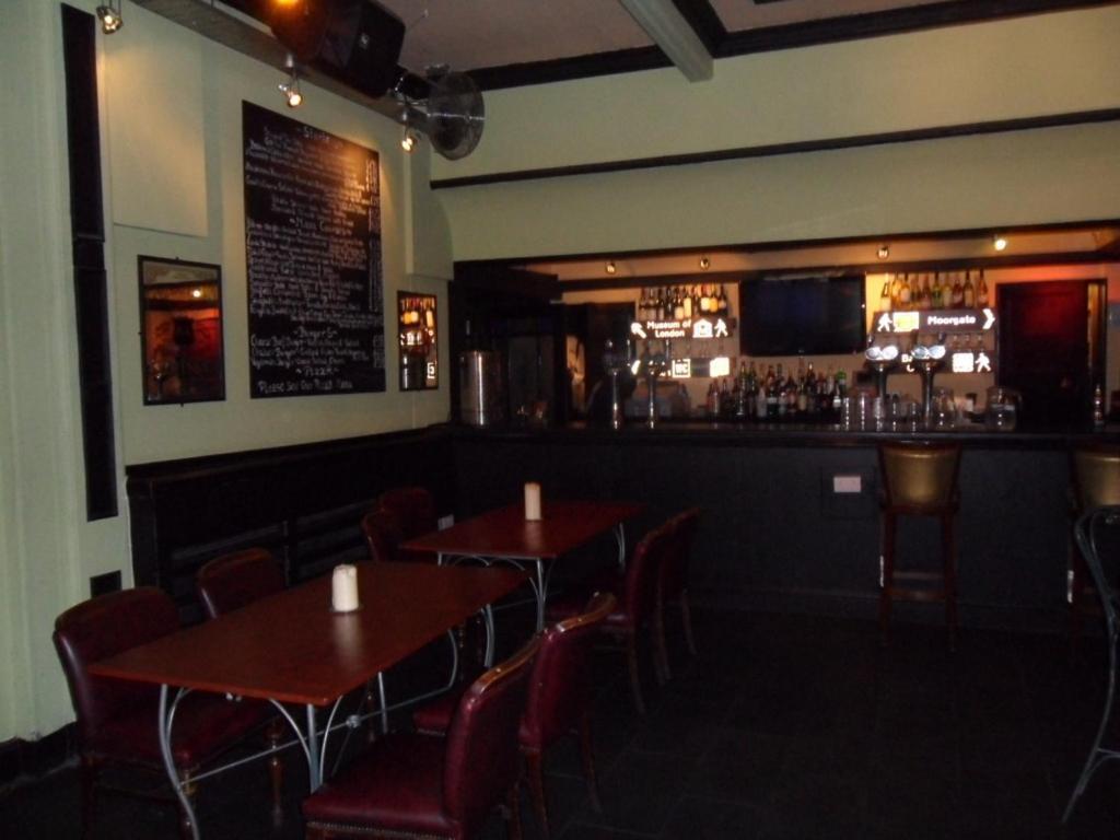 Arsenal Tavern Hostel Hostel