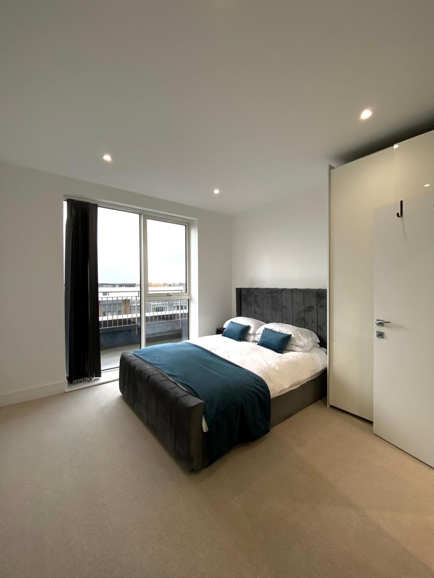Spacious 2 Bedroom Penthouse Retreat Appartement *