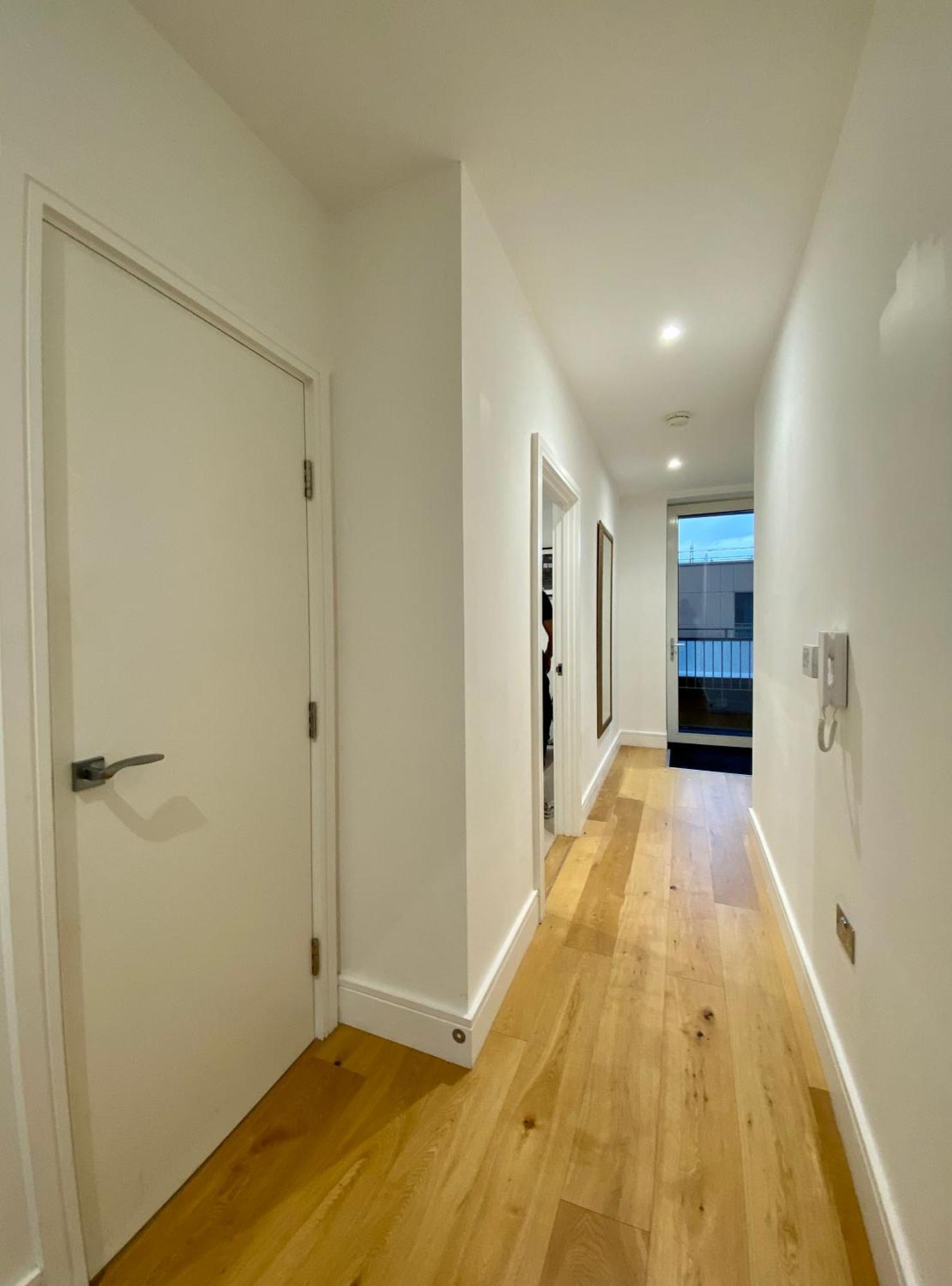 Spacious 2 Bedroom Penthouse Retreat Apartment