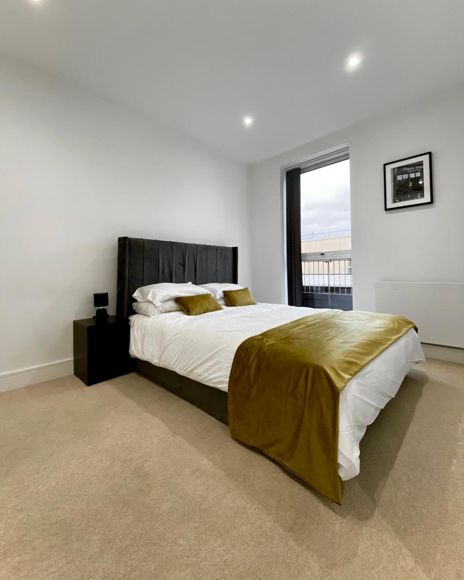 Appartement Spacious 2 Bedroom Penthouse Retreat *