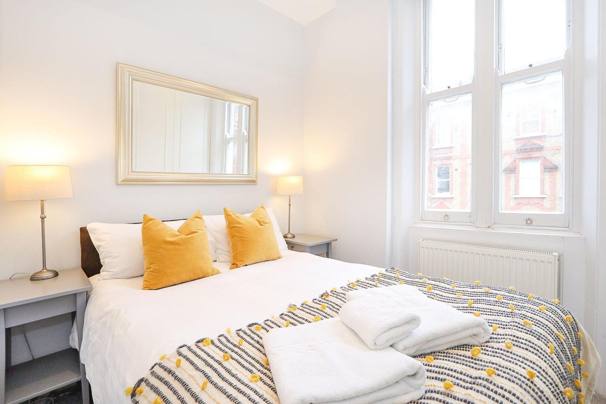 Cosy Kensington Flat, 2 Min To Tube Lägenhet