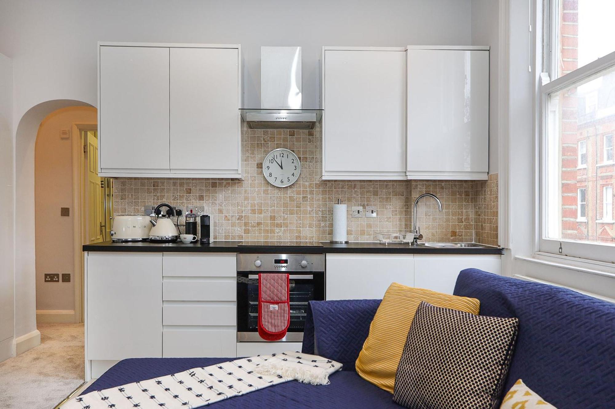 Cosy Kensington Flat, 2 Min To Tube Lägenhet