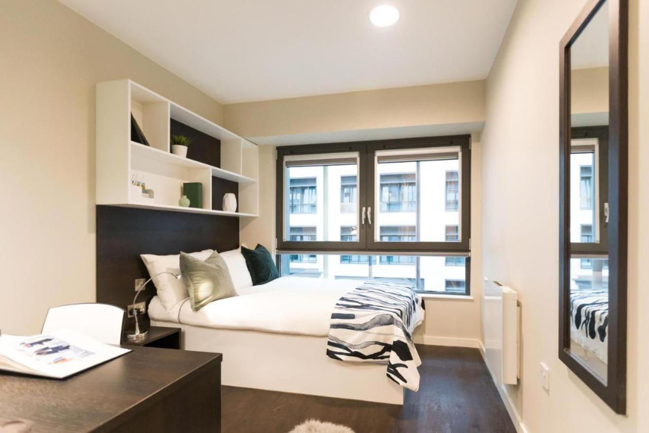 Apartment For Students Only Premium And 2 Bed At Chapter Old Street In *