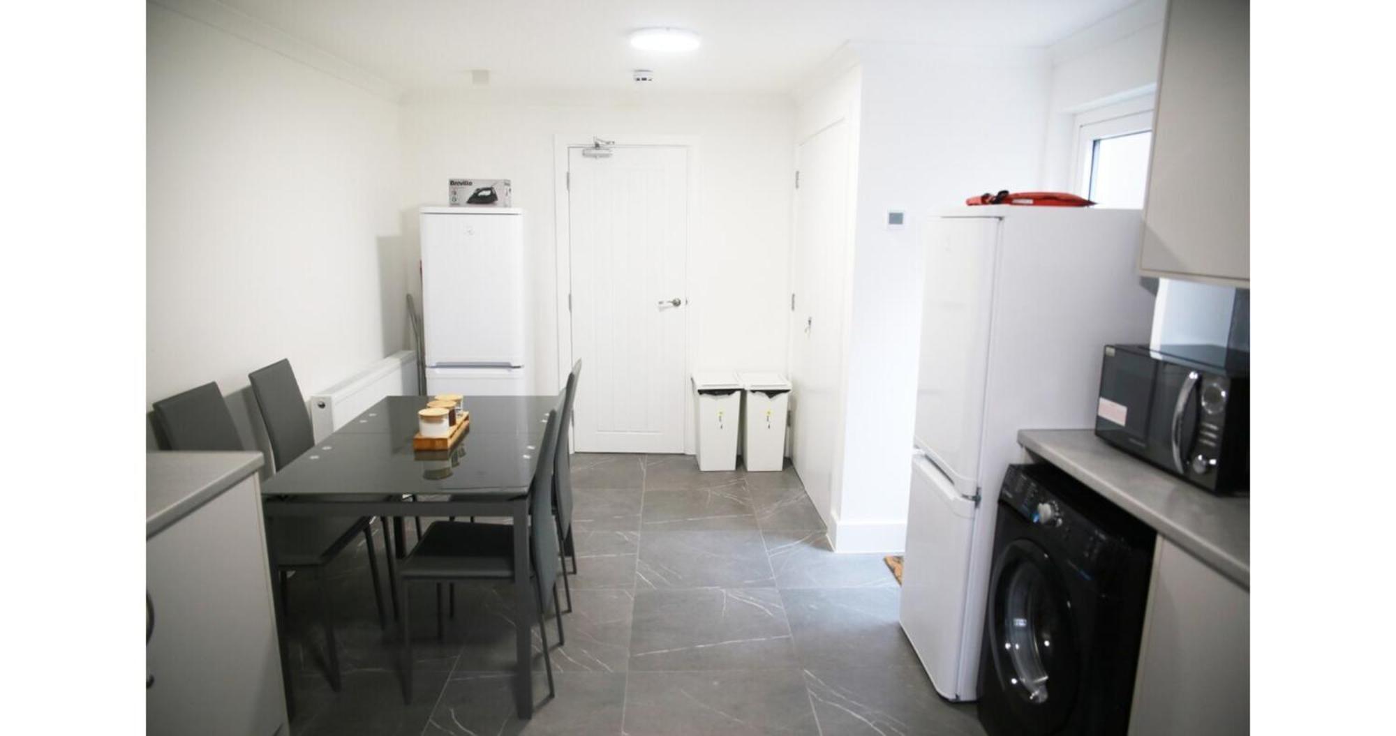 Cricklewood Deluxe Ensuite *