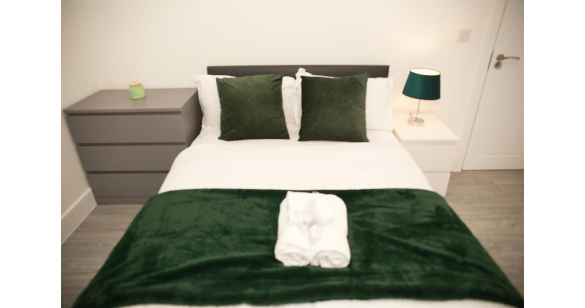 Cricklewood Deluxe Ensuite *