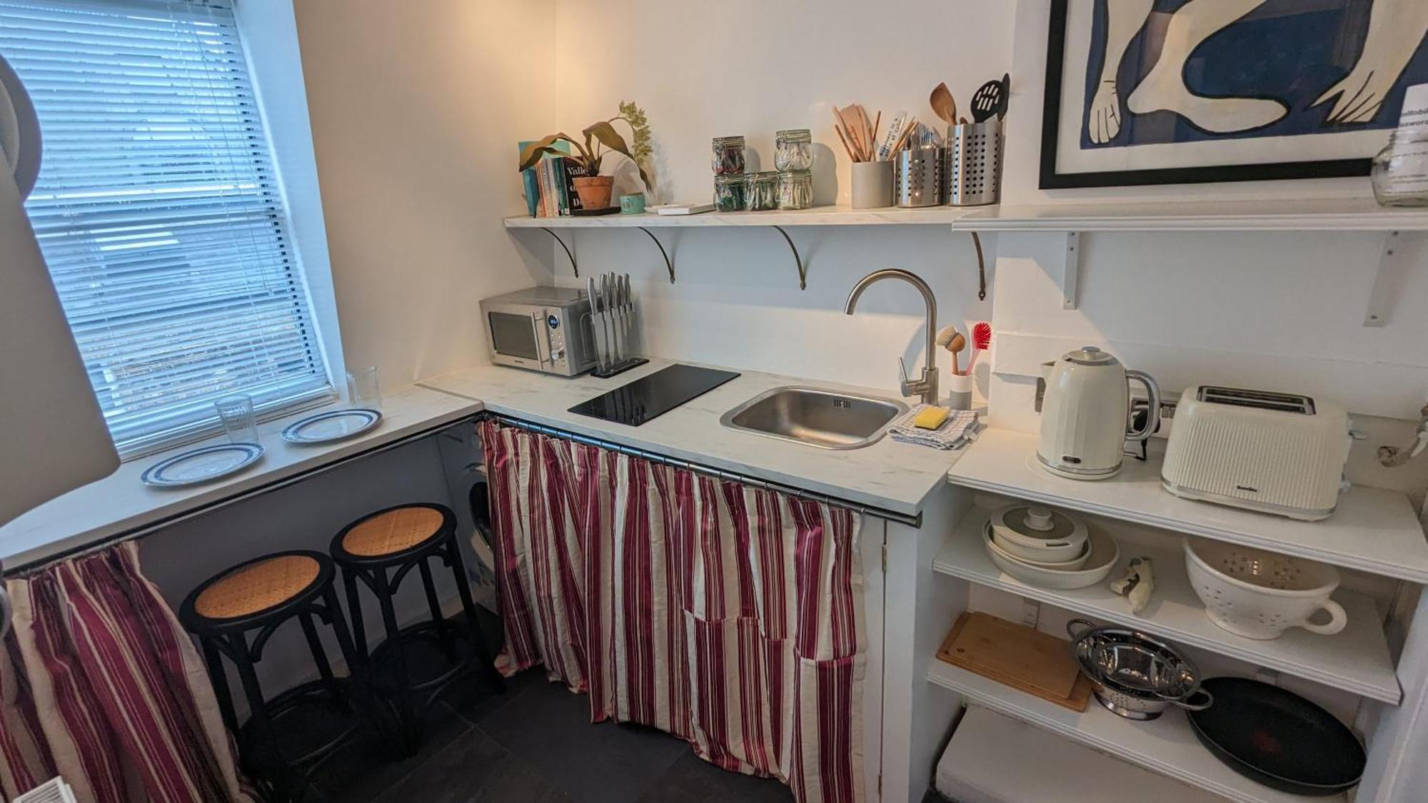 Charming & Quaint Old Compton - Quiet Guests Only Allowed, No Parties Allowed, Over 25 Years Old Or Families Appartement Londres
