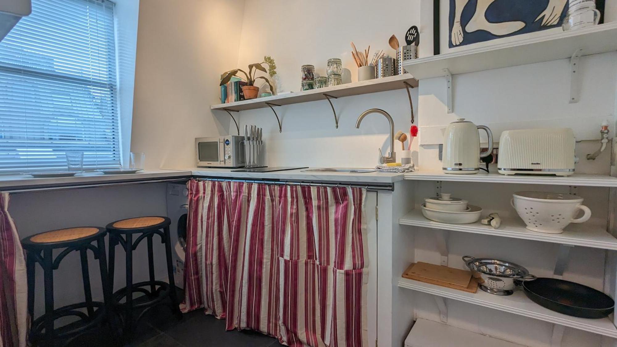 Charming & Quaint Old Compton - Quiet Guests Only Allowed, No Parties Allowed, Over 25 Years Old Or Families Londres
