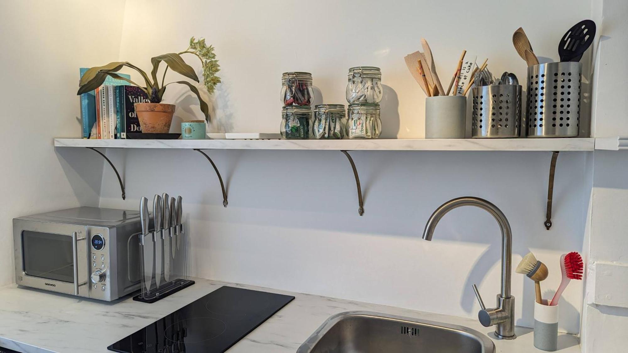 Charming & Quaint Old Compton - Quiet Guests Only Allowed, No Parties Allowed, Over 25 Years Old Or Families * London