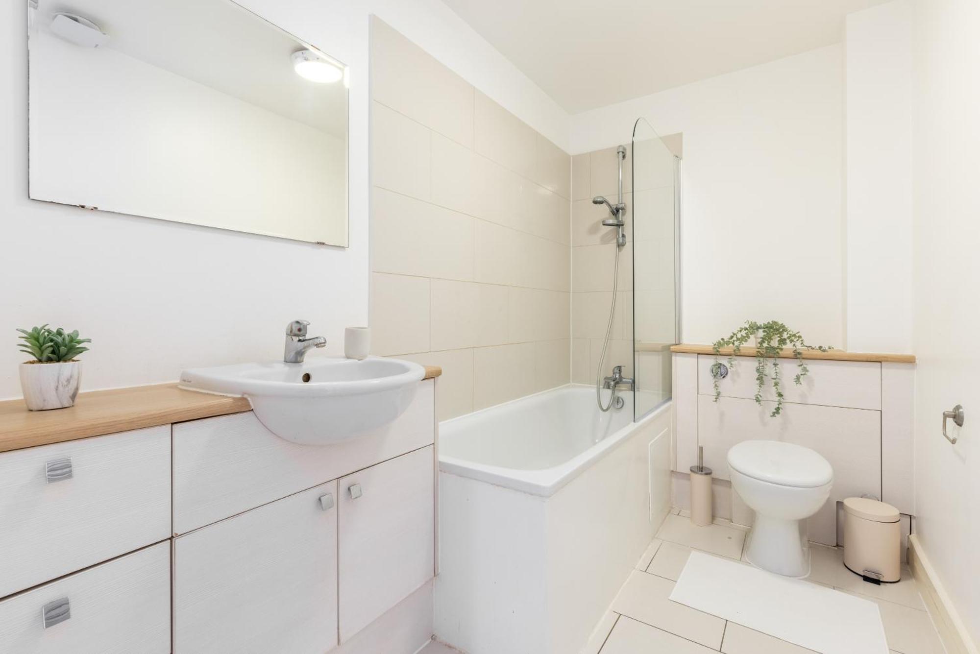The Wembley Collection Apartment *