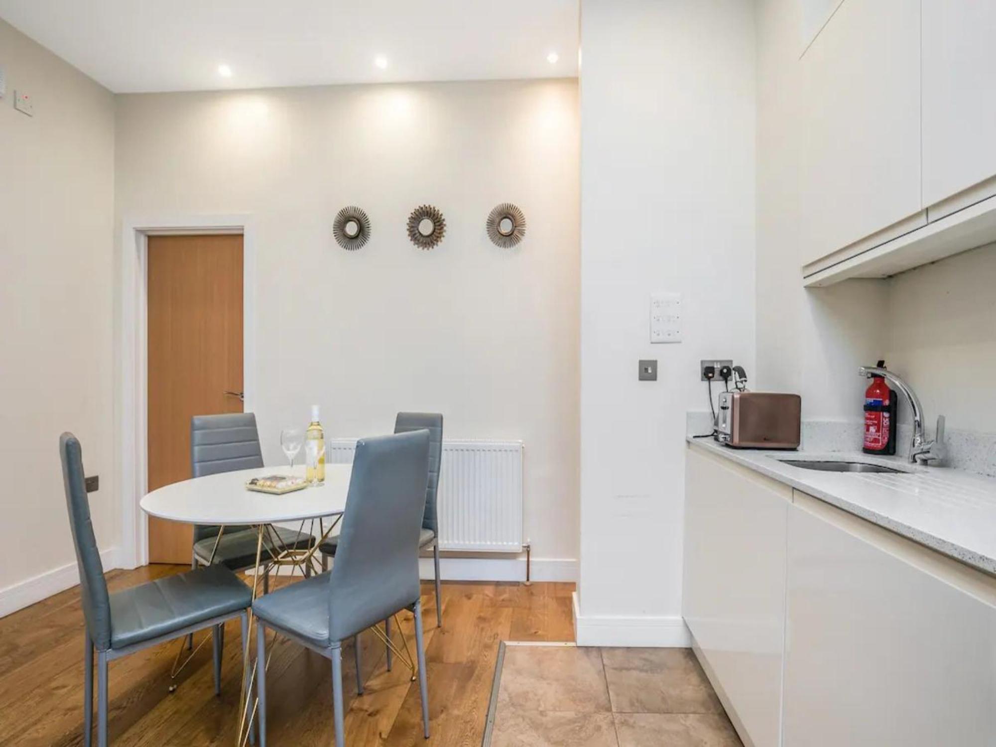 Ealing Queen Of The Suburbs One Bedroom Pass The Keys Apartment London
