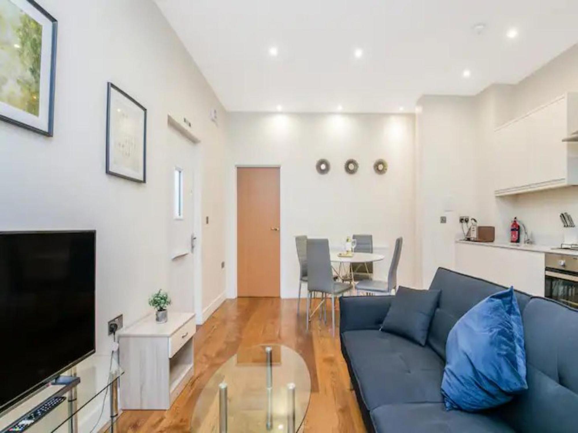 Ealing Queen Of The Suburbs One Bedroom Pass The Keys London